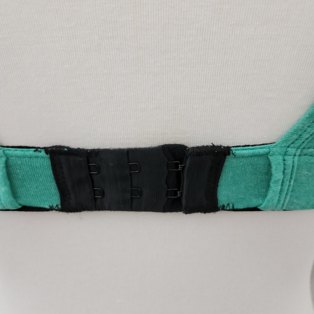 EUC Lole Luma Green Sports Bra Small Adjutable Crossover - Picture 4 of 7